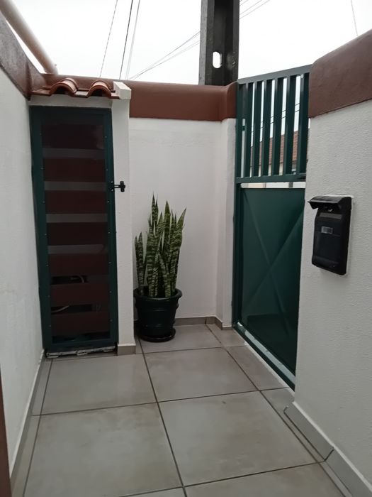 Alugo casa só com contrato Periferia Torres Vedras / Freguesia Ventosa