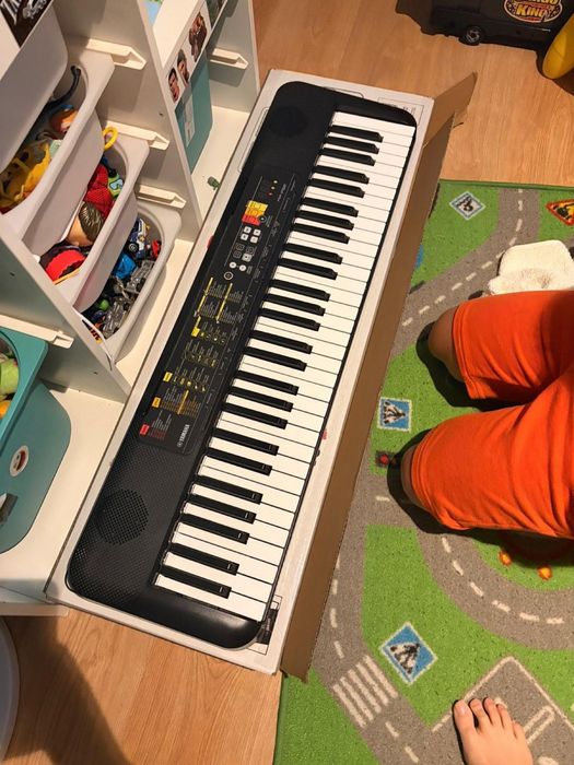 Teclado Yamaha PSR-F52.