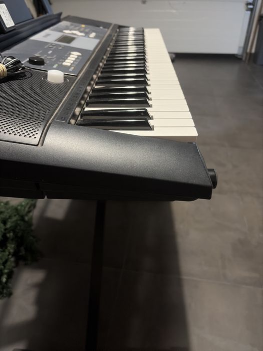 Teclado Yamaha YPT - E230