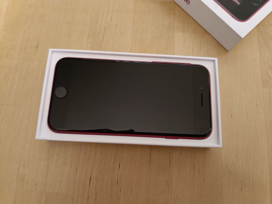 IPhone SE 64GB model 2296 czerwony używany sporadycznie