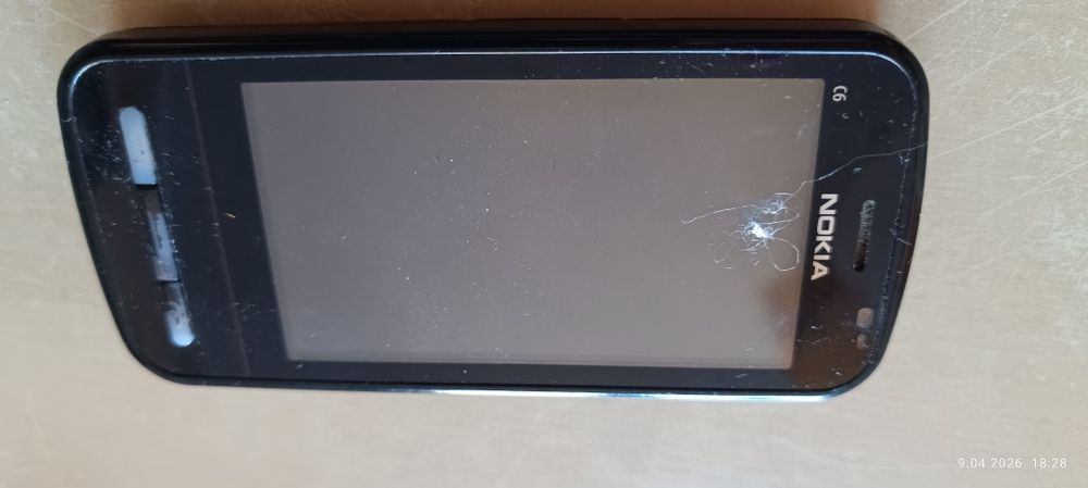 Telefon Nokia C6
