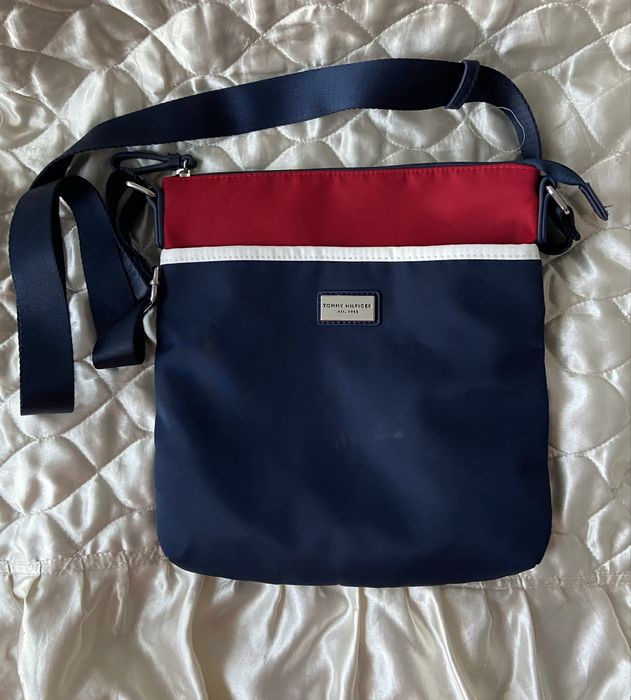 Tommy Hilfiger materialowa listonoszka
