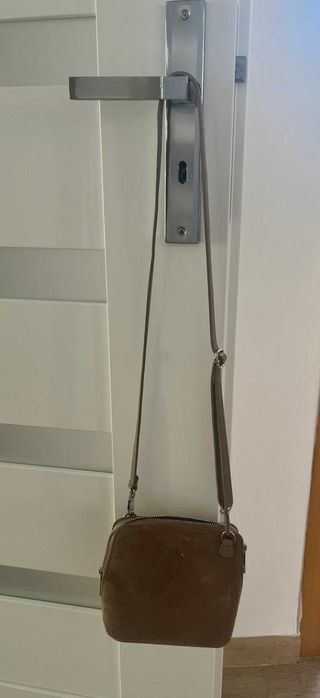 Torebka damska RYŁKO – mała listonoszka / crossbody, taupe