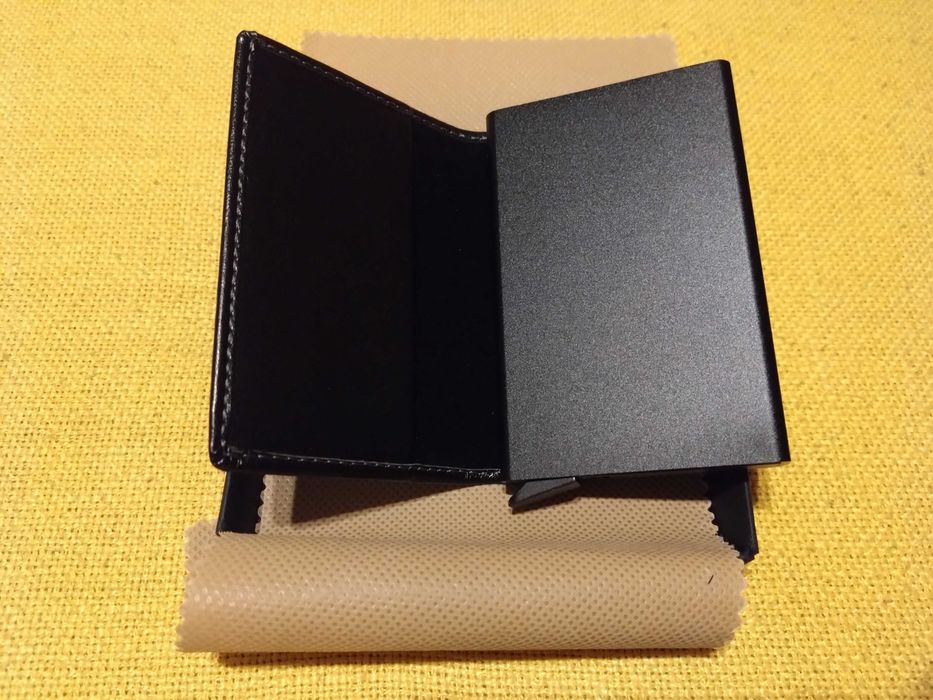 Skórzane etui na karty RFID