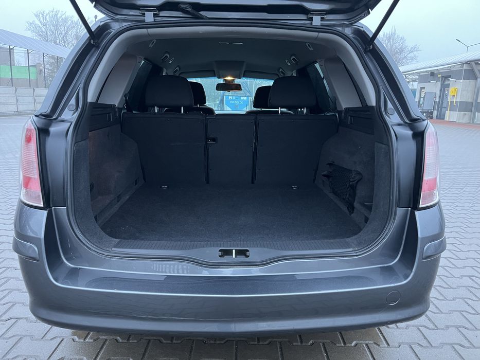 Opel Astra Station Wagon 2010 1.6 бензин