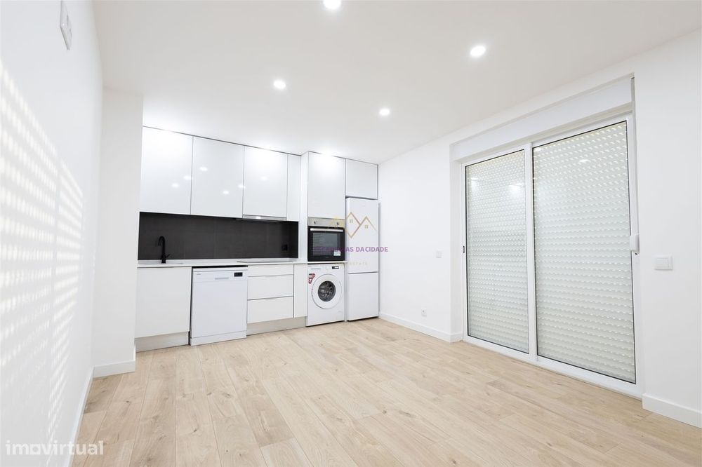 T2+1 Remodelado com Terraço  em Alverca — Alverca Do Ribatejo E Sobralinho, Lisboa