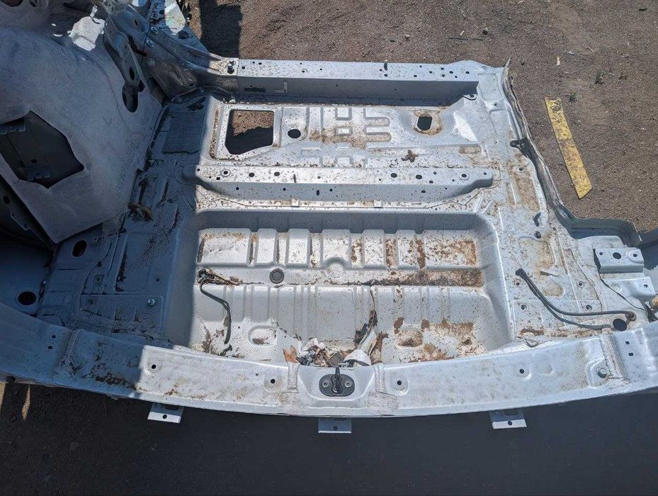 Корито піддон полка задня шрот кузов жесть кузовні частини багажник корыто гібрид PHEV Mitsubishi Outlander 2022 2023 2024 2025 2026