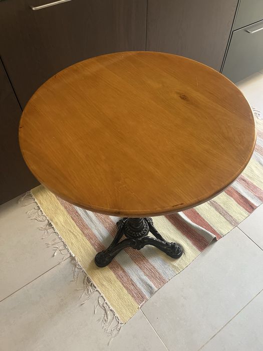Mesa de apoio / mesa alta de madeira