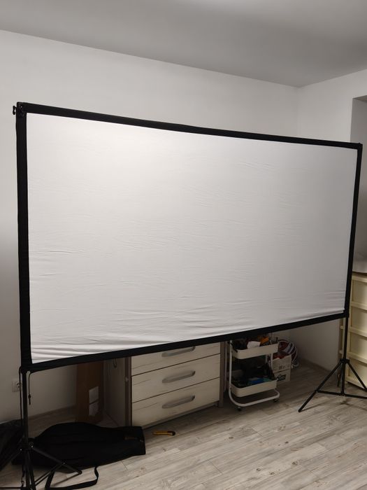 Екран полотно для проектора
