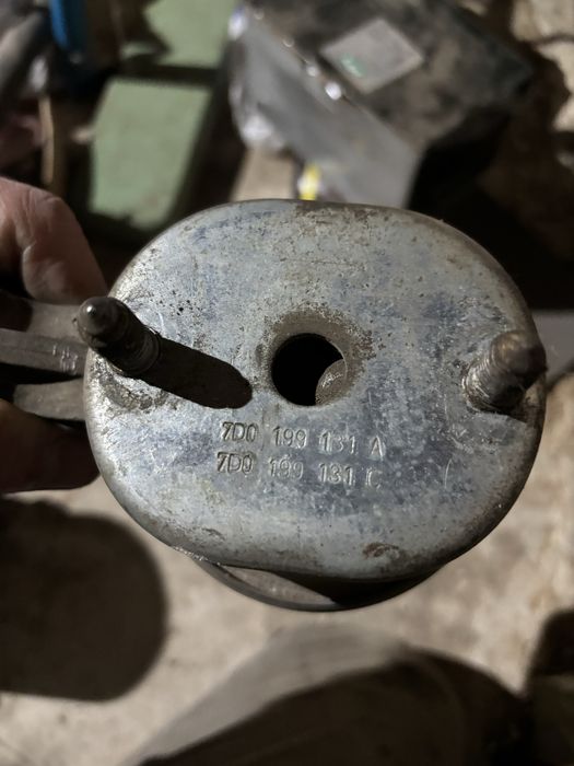 Подушка двигуна VW T4 7D0 199131 A(C)