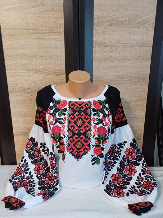 Вишиванка жіноча