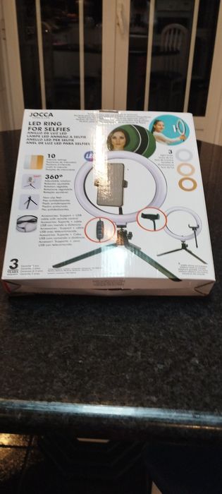 Anel led com  suporte e tripé. Excelente para tirar selfie em grupo .