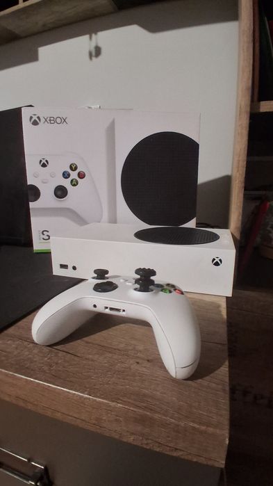 Xbox series s + pad