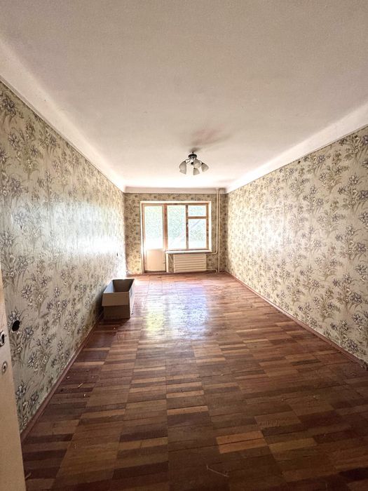 Продается 3 ком квартира в Осипенковском р-не по улице Рустави