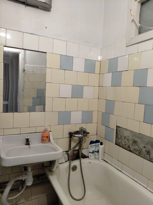 Продається 4х кімнатна квартира в цегляному будинку