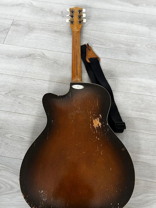 Stara gitara defil.