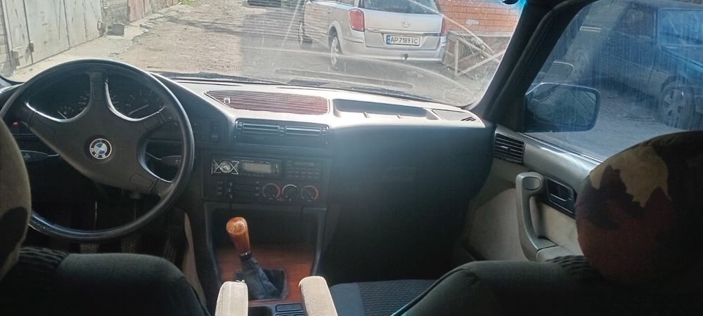 Продам е 34 в хорошем состоянии