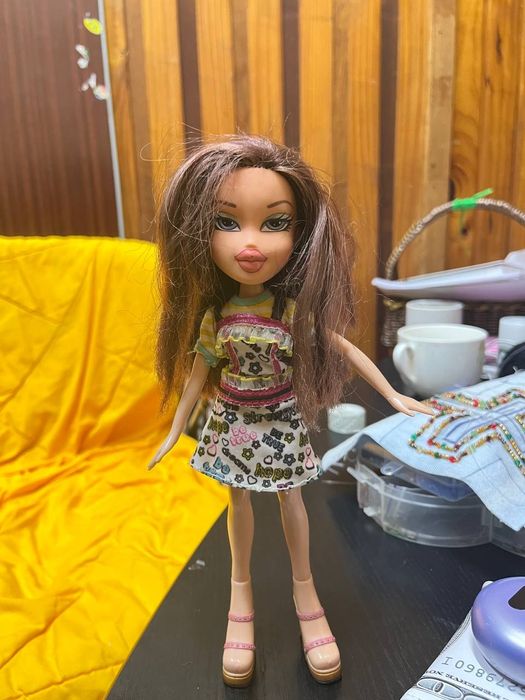 Кукла bratКукла bratz 
Оригинал, есть нюанс у нее совсем немного расша