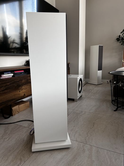 Bowers & Wilkins B&W 704 S2