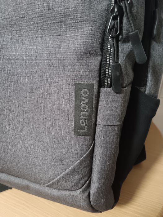 Vendo mochila para PC 17" LENOVO