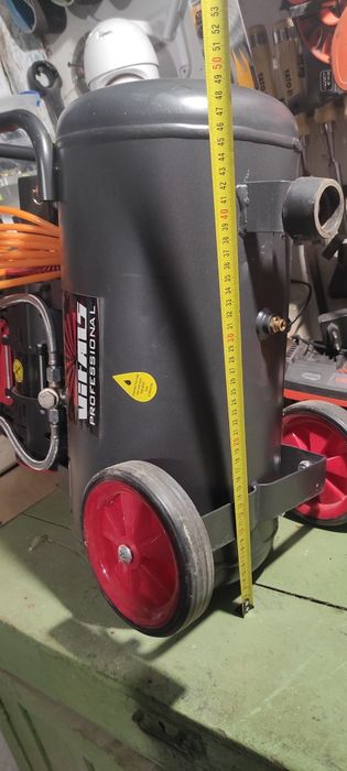 Компресор Vitals professional безмасляний 24 літри ресивер для гаража