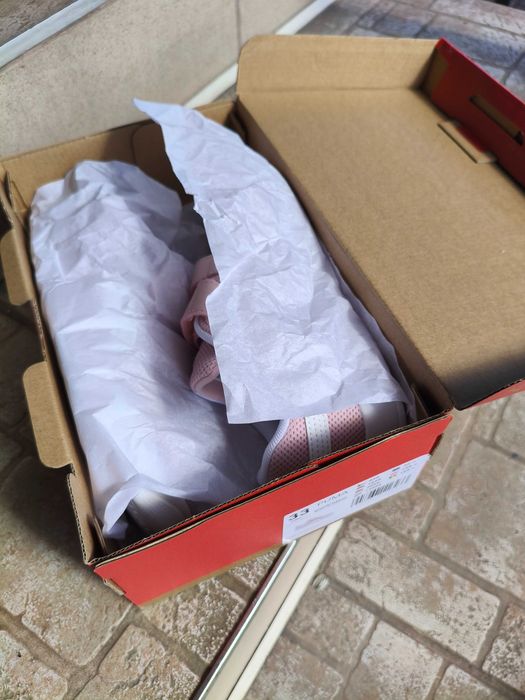 Buty PUMA 33 dla dziewczynki prawie nowe