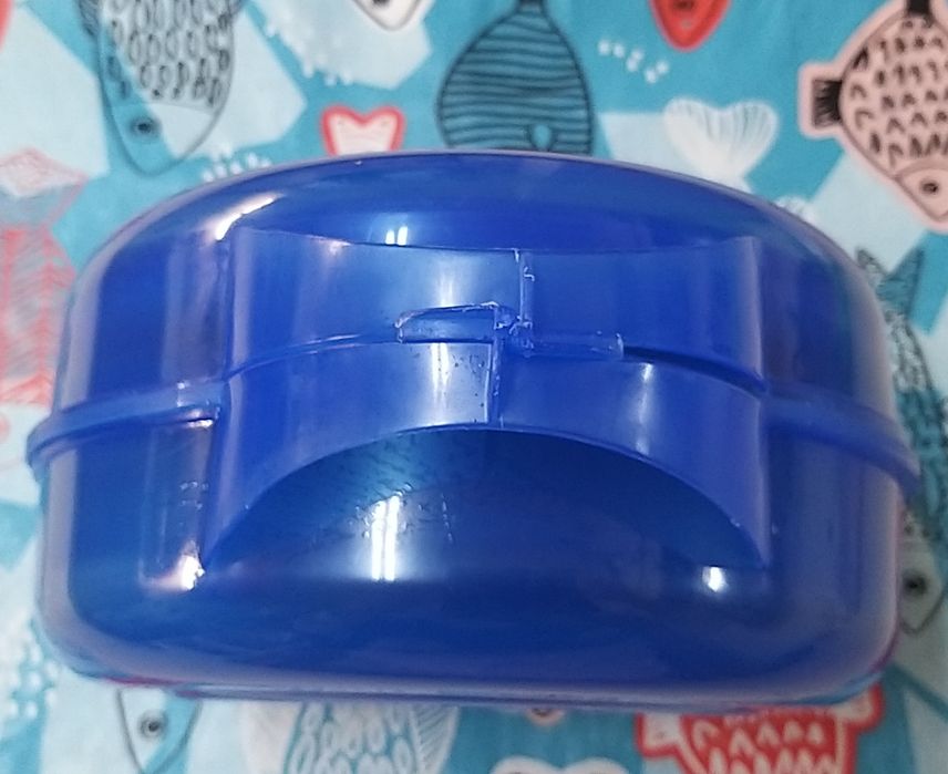 Pratos, copos  e talheres