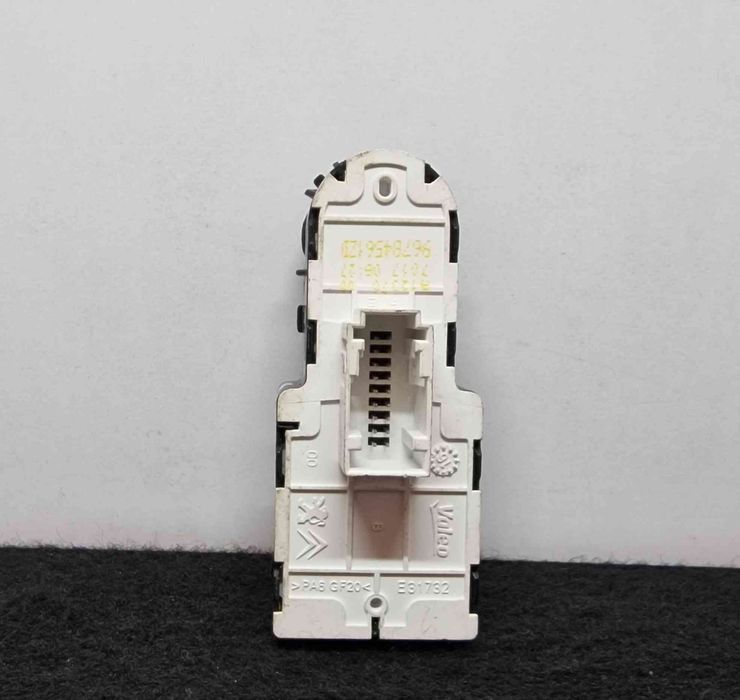 Comando / Botão / Interruptor Vidros Frente Esquerdo 96784561ZD - PEUGEOT EXPERT Caixa