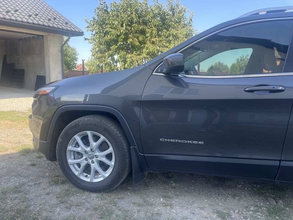 Продам доглянутий Jeep Cherokee Latitude Plus 2016