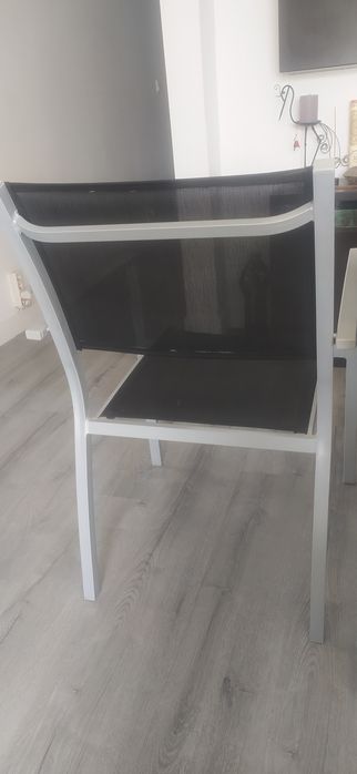 Mesa de sala e 4 cadeiras