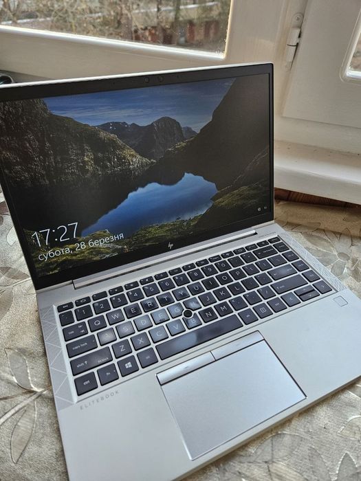 Hp elitebook 840g8 i7-1185g7 8gb DDR4 512 ssd