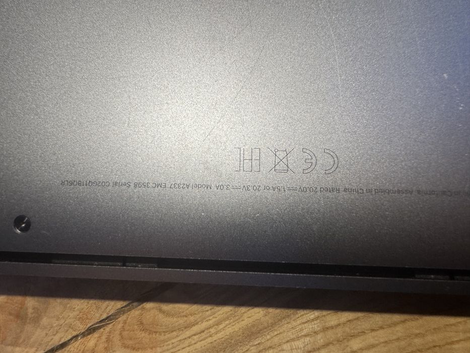 Macbook Air M1 8GB ram, 256gb dysk. Bat 95%