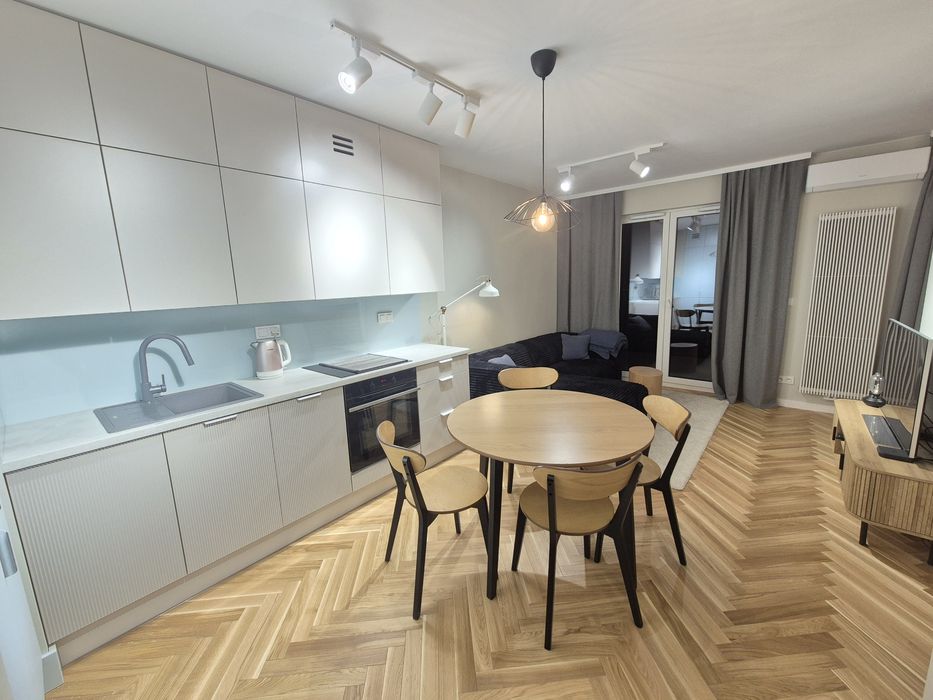 Стильна 2/х кім у Варшаві