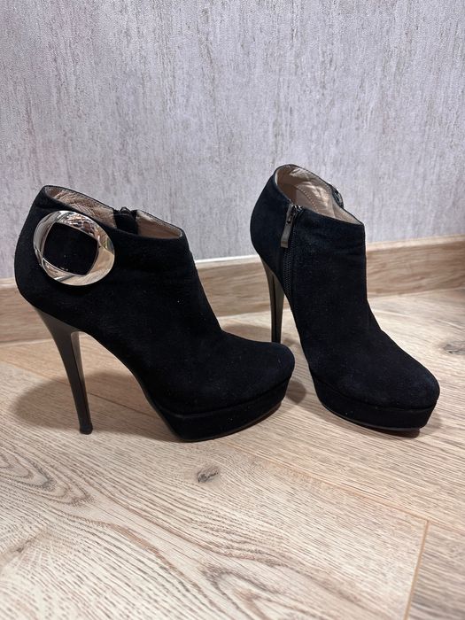 Ботинки жіночі замшеві