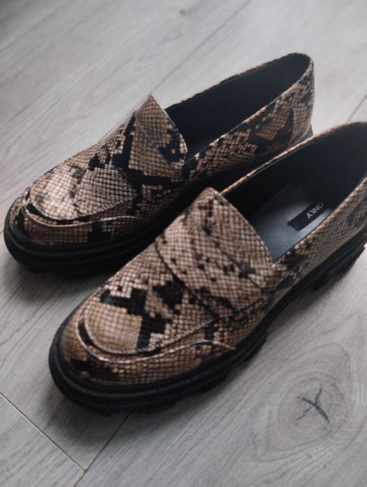 buty laofrsy ONLY 39 jak 40 wzór skóra węża