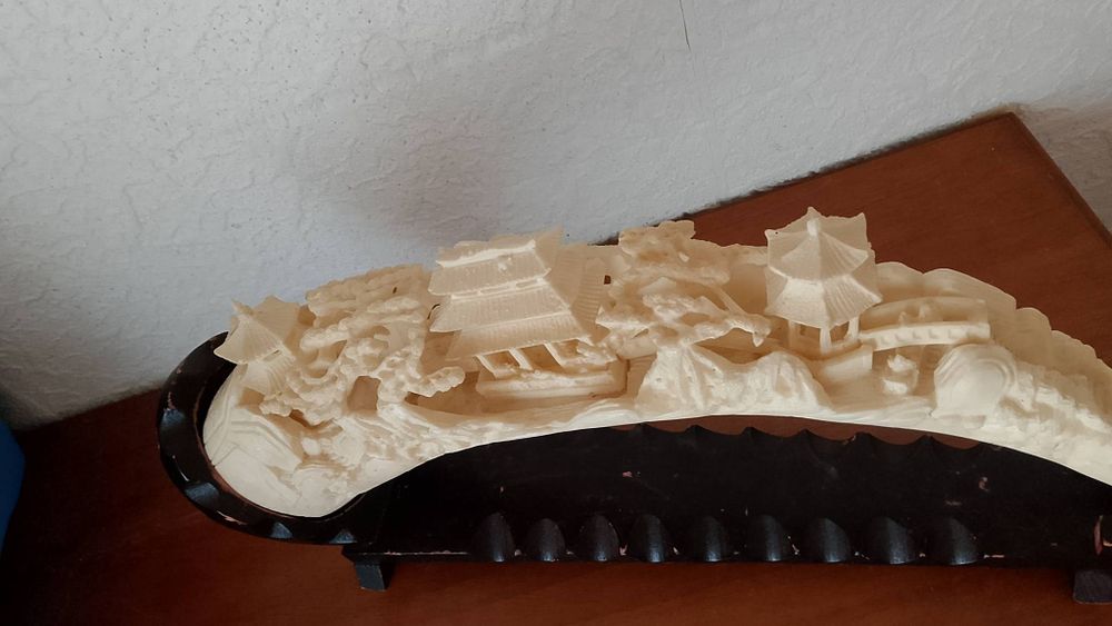 Piękna rzeźba wykonana ręcznie z detalami