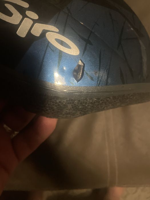 Велосипедный шлем GIRO