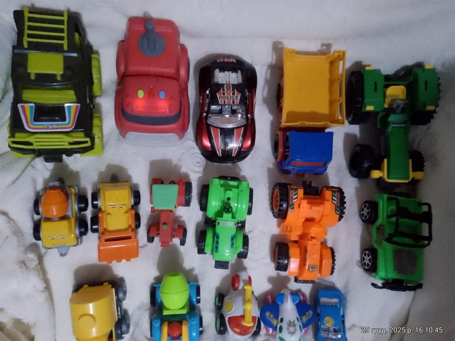 дитячі машинки 30 штук