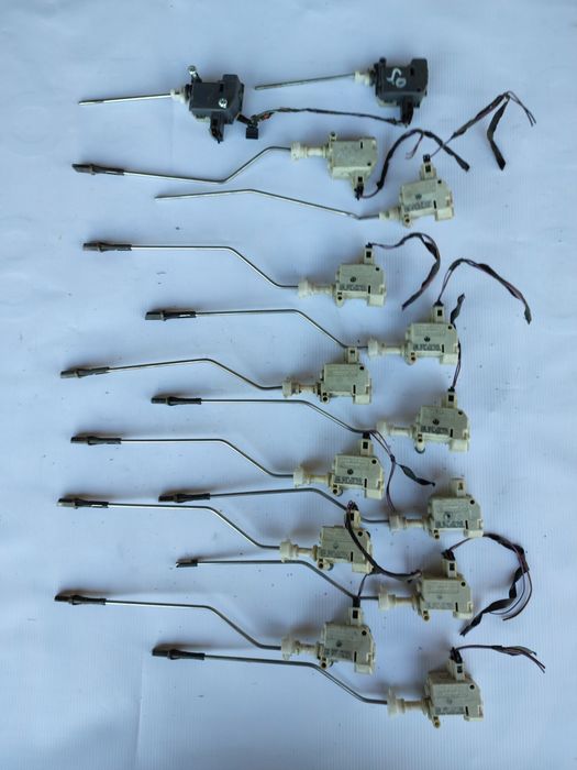 Активатор лючка бензобака Пассат б6 б7 Октавія А5 Гольф 6 5 замок бака