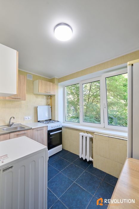 Без% , продаж 1 кімнатної квартири Бульвар Верховної Ради 18а, метро