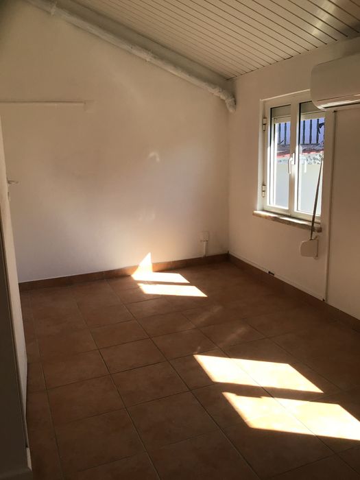 moradia em banda T2 a venda em Paul Covilhã