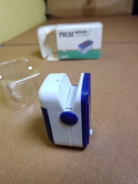 Oxímetro de Pulso Digital de Dedo Lk87 com Ecrã LED  NOVO