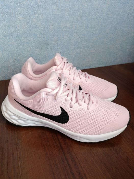 Кросівки Nike розмір 36.5