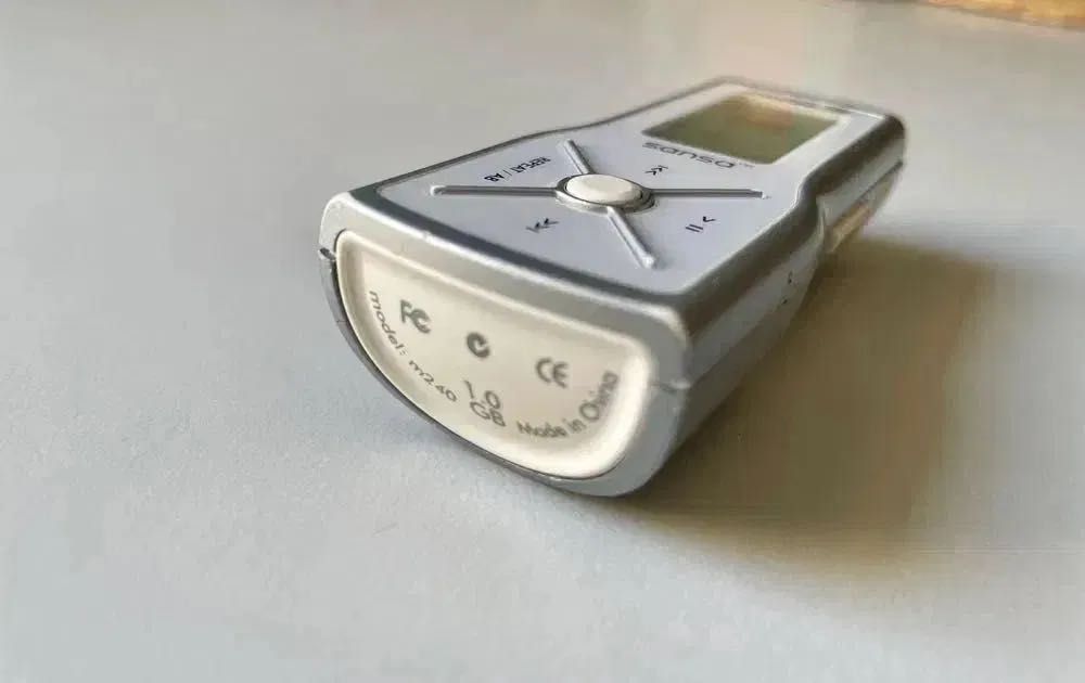 Odtwarzacz MP3 SanDisk Sansa m240 1 GB