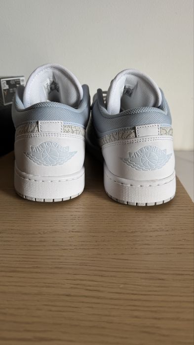 Air Jordan 1 Low SE “Blue Tint / Sail / White / Grey Fog” | rozmiar 46