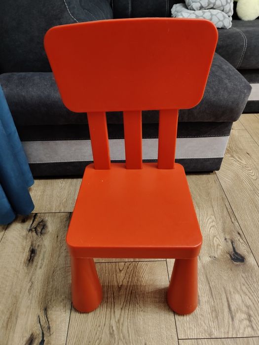 Krzesełko dziecięce Ikea Mammut czerwone