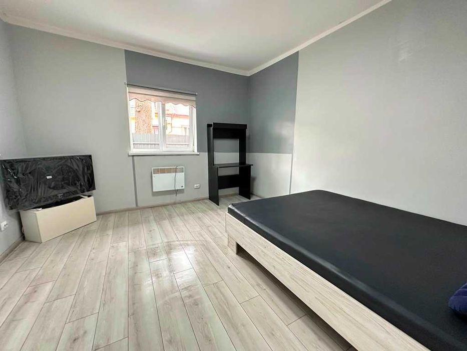 Продається будинок у центральній частині міста