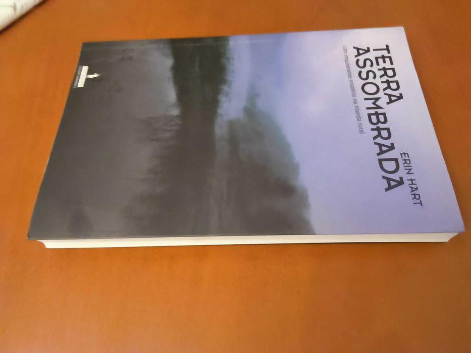 Terra assombrada # Erin Hart