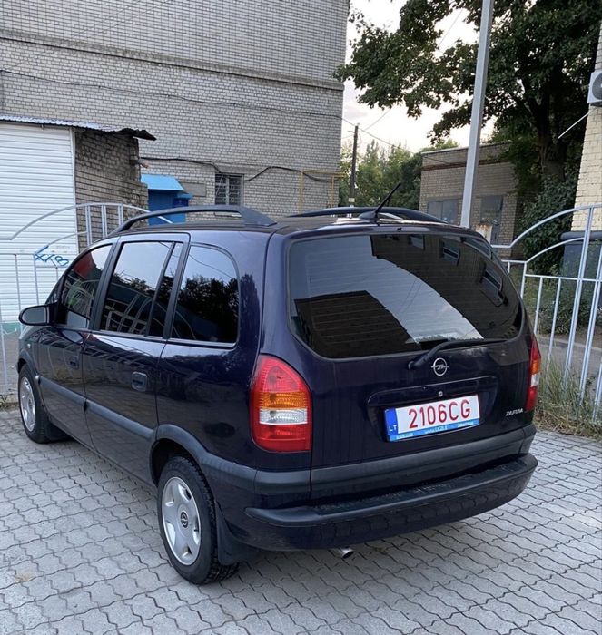 Продам Opel Zafira A 2002 року
