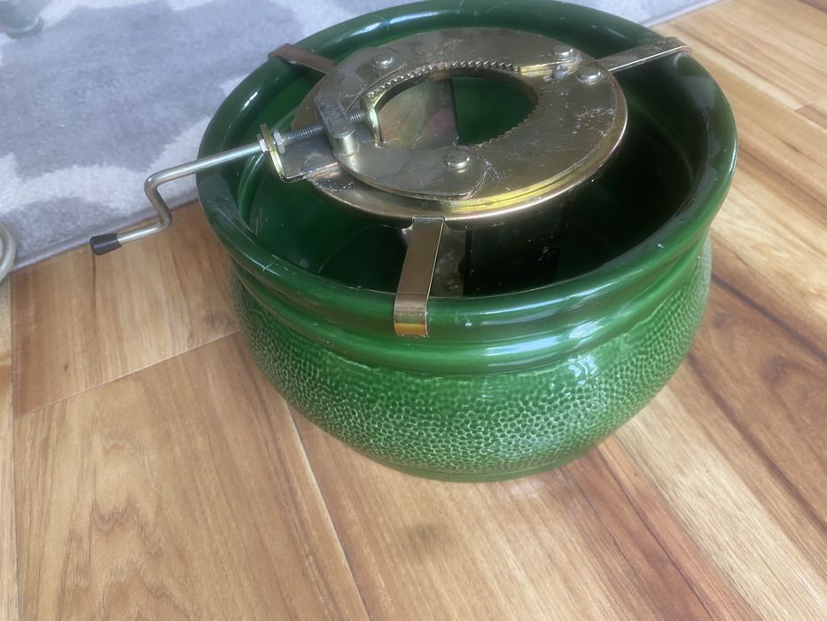 Ceramiczny stojak na choinkę